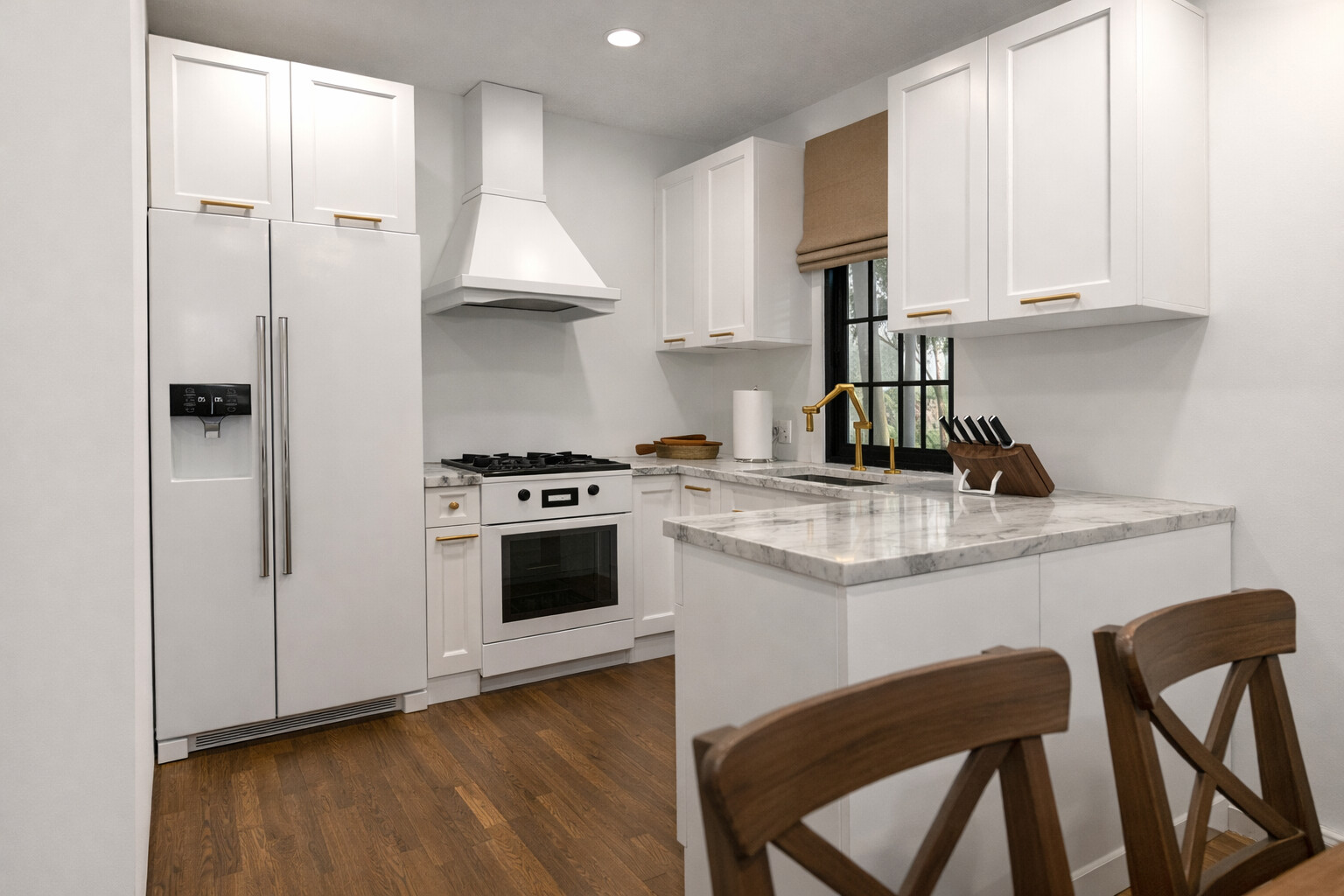 Visualization gallery - Charming Small Cottage House Plan — 2 Bedrooms, 57 m² (614 sq ft), Open Kitchen (No Garage)